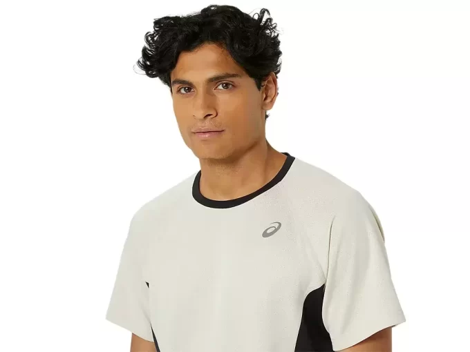 ACTIBREEZE KNIT SHORT SLEEVE TOP