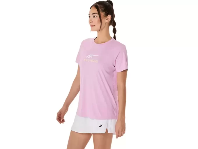 WOMEN’S COURT TENNIS GRAPHIC TEE
