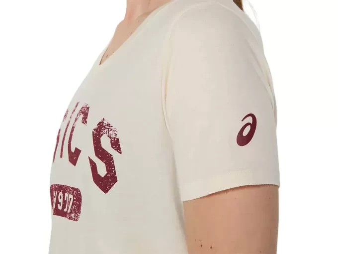 WOMEN’S SHORT SLEEVE EST 1977 V-NECK TEE
